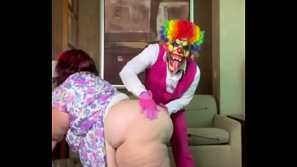 Vídeos Natalie Kinky visita o circo pela primeira vez e se diverte populares