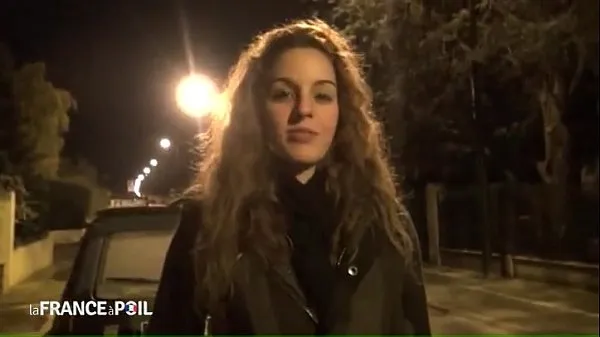 Vidéos Entretien avec une étudiante rousse française clips populaires