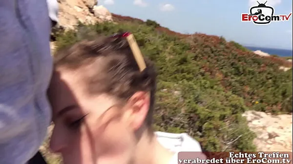 Heiße Deutsche dünne amateur teen bei öffentlichem blowjob auf mallorcaClips-Videos