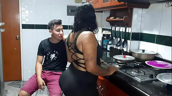 La mia matrigna si arrapa in cucina. che figa ricca haclip video hot