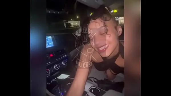 Hotte Thot gets fucked in the car klip videoer
