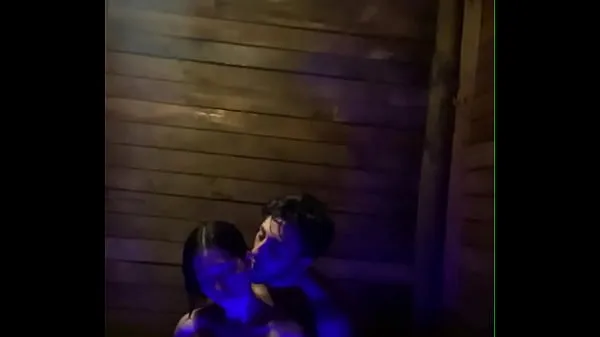 Kuumat Kisses and sex in the Chilean Latin water leikkeet Videot