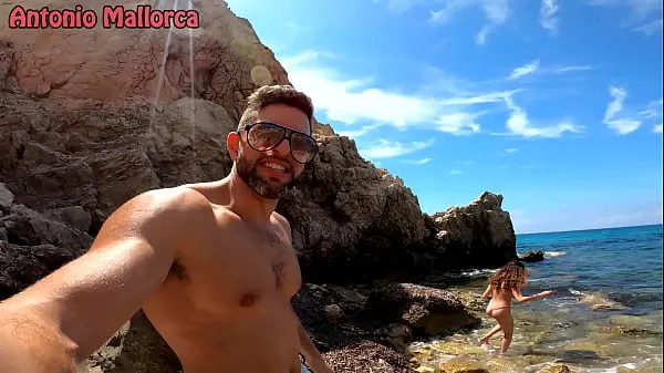 Video klip Fucking A Teen Girl In A Public Nude Beach panas