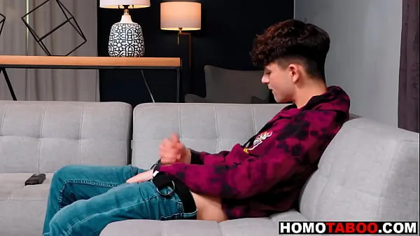 Vídeos de Twink a pelo por su propio hermanastro - Kyle Wyncrest y Zayne Bright clips calientes