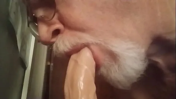 Vídeos de Dildo sucking deep clips calientes