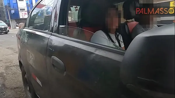 Vídeos de POR FAVOR PAGA EL TAXI, desconocida no tiene dinero para pagar su carrera al taxista y me pidió ayudarla a cambio de follarla en un coche clips calientes