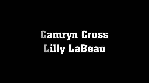 Lily Labeau viene scopata insieme a sua madre Camryn Crossclip video hot