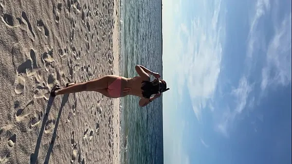 Hot I Followed this Lady at the Beach and She Ended up Fucking me clips Videos