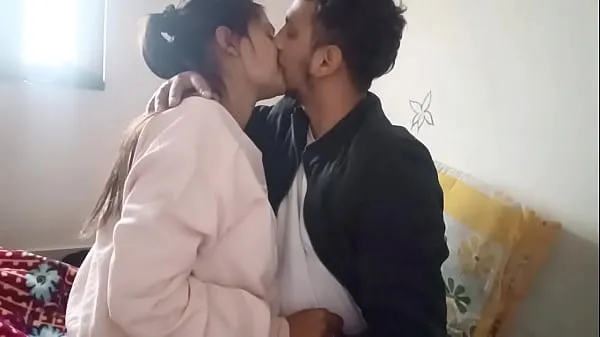 Desi couple hot kissing and pregnancy fuck Video klip panas