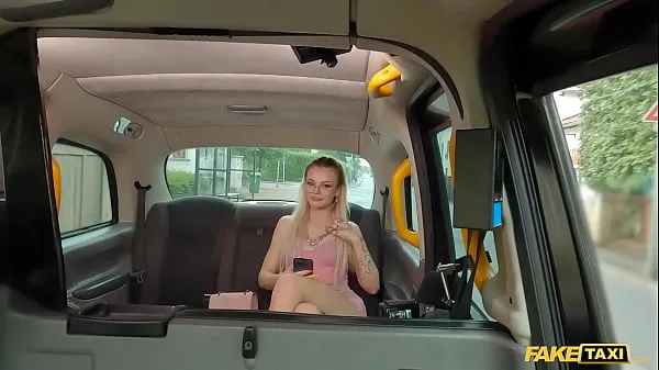 Vídeos de Fake Taxi Insta influencer Luisa Star hardcore public sex POV blowjob with small tits alt girl clips calientes