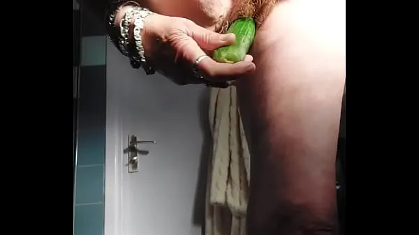 Горячие Grandma fucks pussy with cucumber клипы Видео